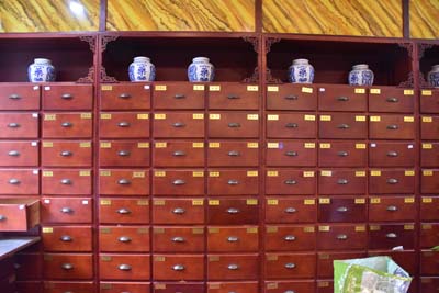 男性脂肪肝病人春節(jié)假期應(yīng)該注意哪些飲食方面的問(wèn)題。